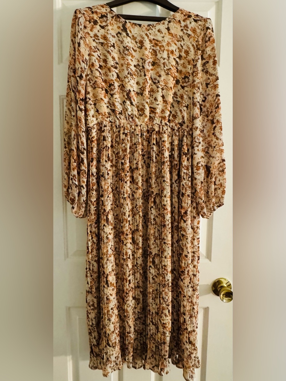 Hayden Floral Pleated Long-Sleeve Midi Dress in Brown and Cream